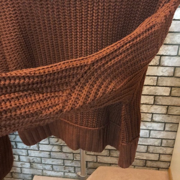 Cropped cable-knit sweater. - Picture 4 of 4